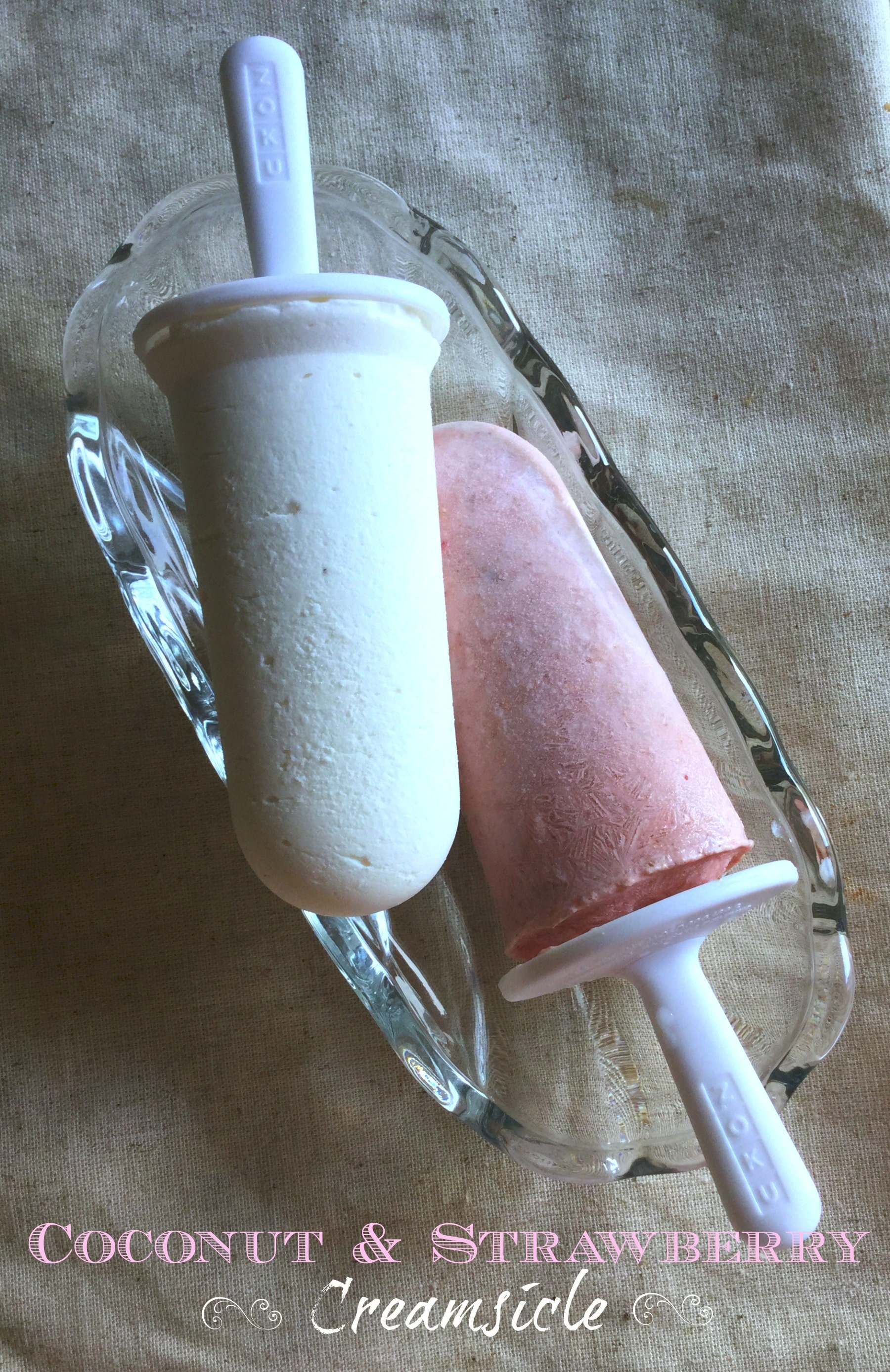 Two deliciously flavored popsicles perfect to cool off summer's heat and stay fit while enjoying the best summer flavors.