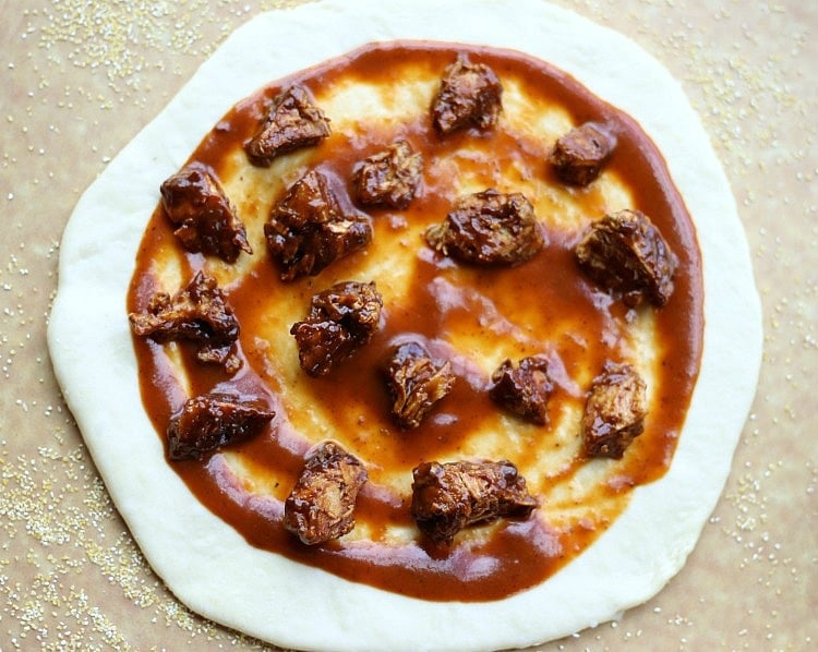 This mouthwatering barbecue chicken pizza topping is recipe to impress! gardeninthekitchen.com